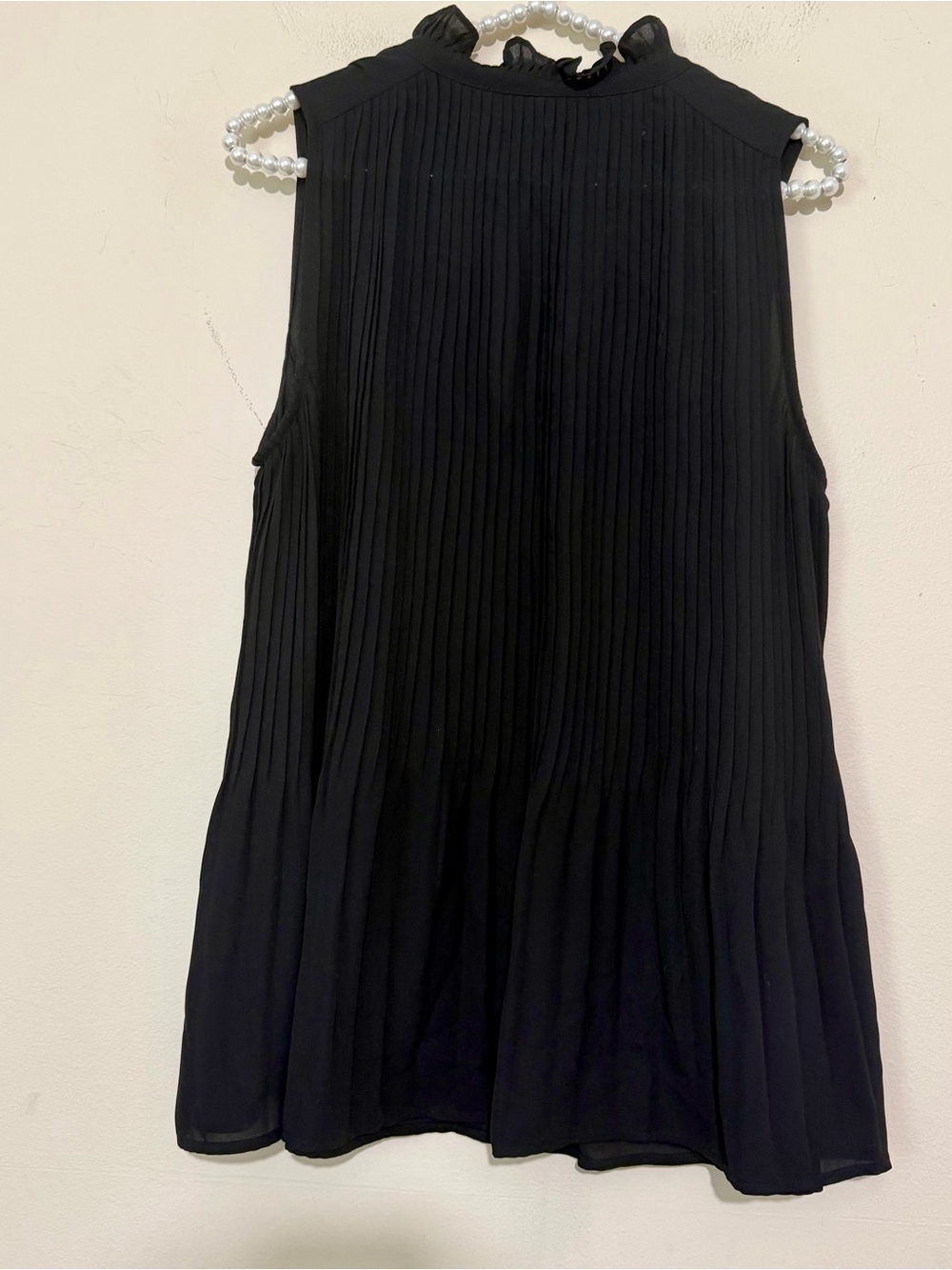 Loft Black Pleated Tassel Tie Sleeveless Top SIZE MEDIUM - Picture 6 of 6